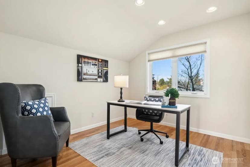 Property photo for 5720 59th Avenue Ne, Seattle photo 14