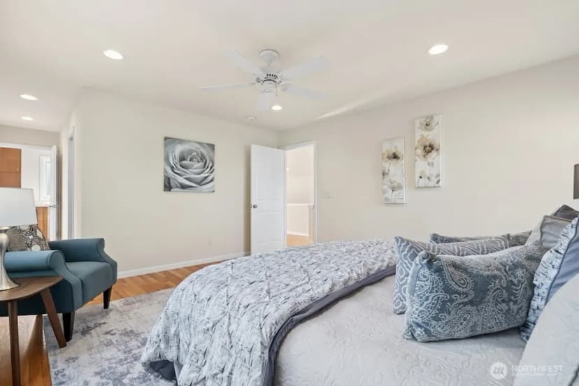 Property photo for 5720 59th Avenue Ne, Seattle photo 16