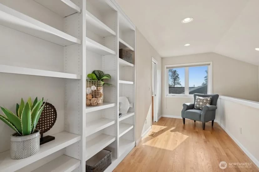 Property photo for 5720 59th Avenue Ne, Seattle photo 13