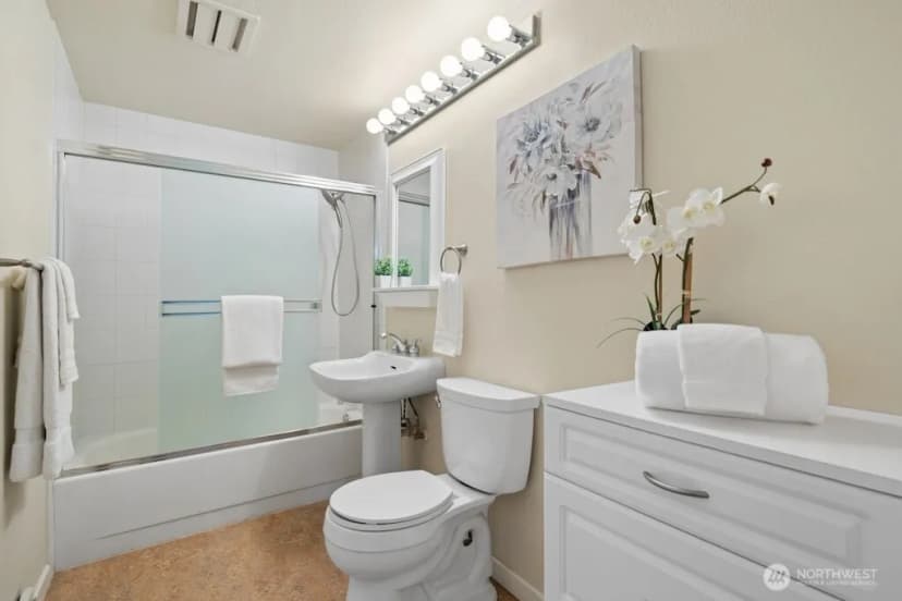 Property photo for 5720 59th Avenue Ne, Seattle photo 23