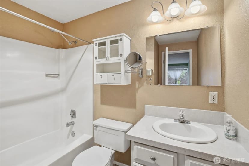 Property photo for 11901 93rd Avenue Ne #b-108, Kirkland photo 9