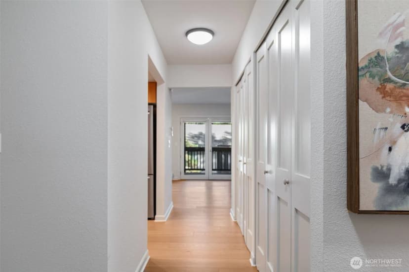 Property photo for 10419 Ne 32nd Place #e204, Bellevue photo 3