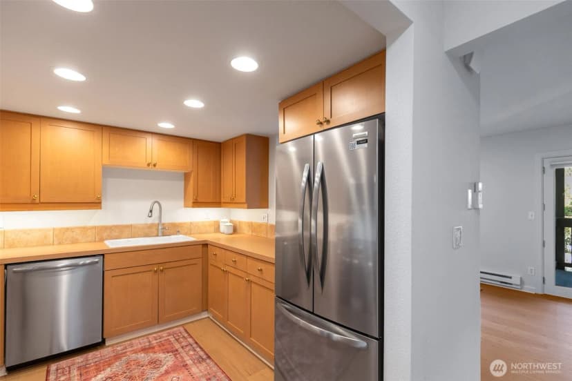Property photo for 10419 Ne 32nd Place #e204, Bellevue photo 9