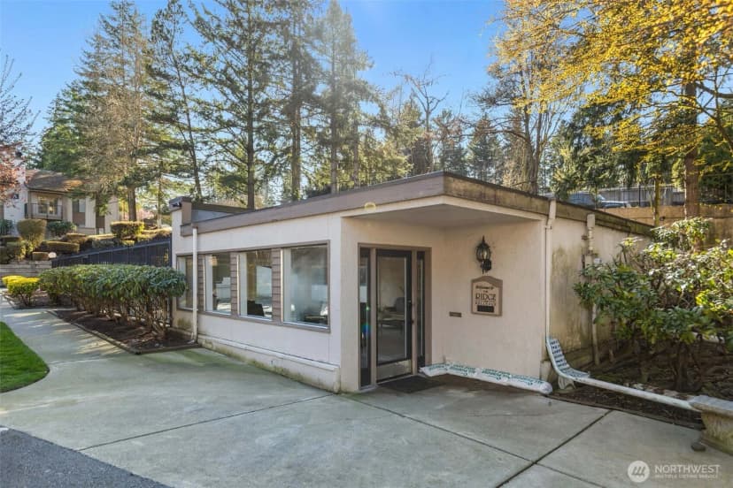 Property photo for 10419 Ne 32nd Place #e204, Bellevue photo 23