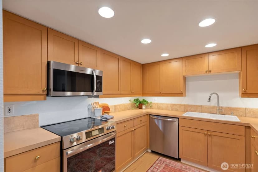 Property photo for 10419 Ne 32nd Place #e204, Bellevue photo 8