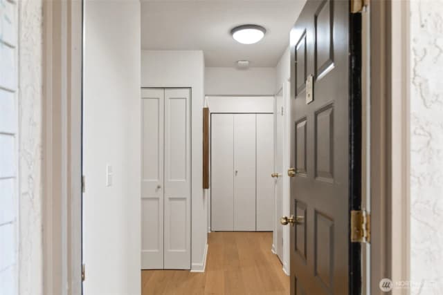 Property photo for 10419 Ne 32nd Place #e204, Bellevue photo 2