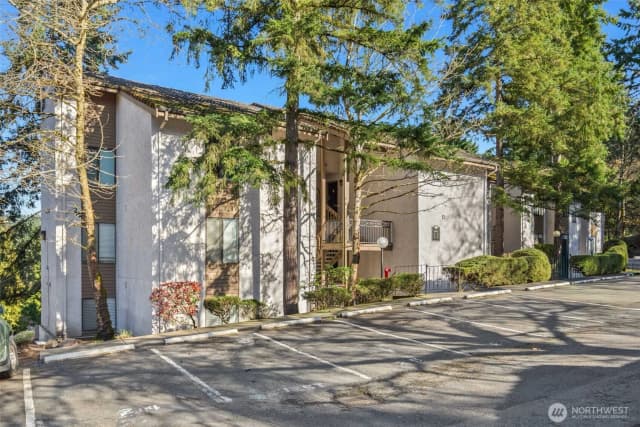 Property photo for 10419 Ne 32nd Place #e204, Bellevue, WA 98004
