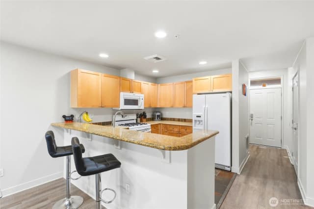 Property photo for 1000 Cabin Creek Lane Sw ##b106, Issaquah photo 5