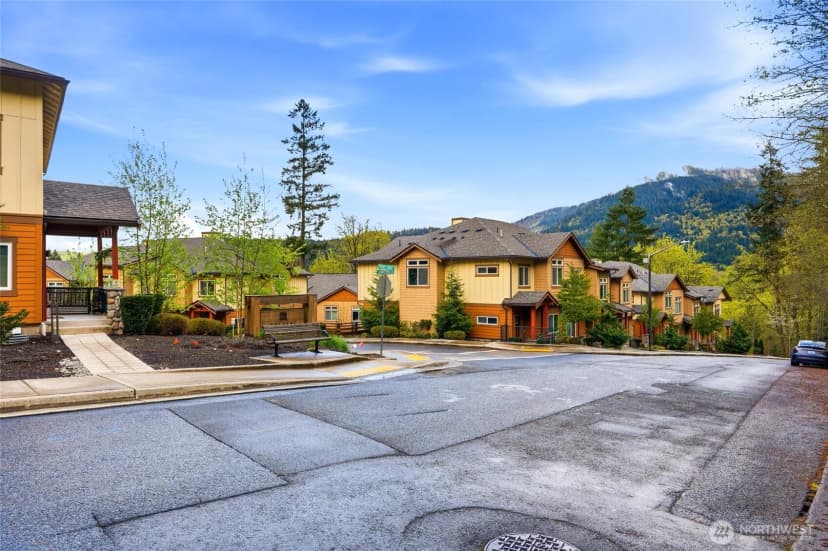 Property photo for 1000 Cabin Creek Lane Sw ##b106, Issaquah photo 23