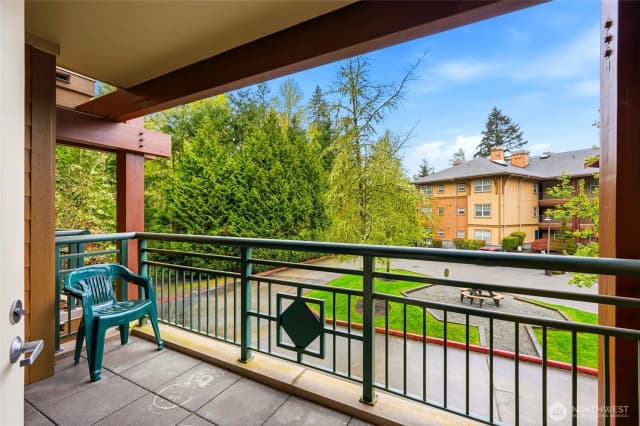 Property photo for 1000 Cabin Creek Lane Sw ##b106, Issaquah photo 2