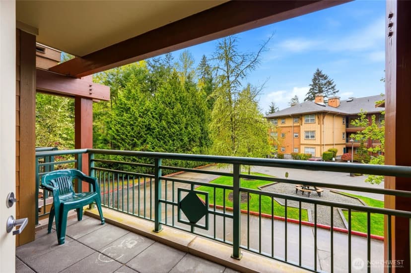 Property photo for 1000 Cabin Creek Lane Sw ##b106, Issaquah photo 2