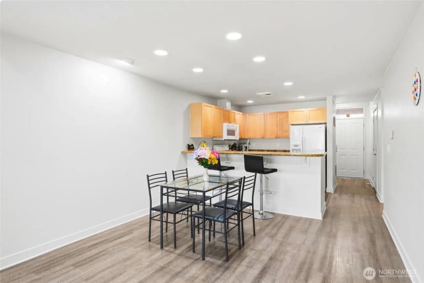 Property photo for 1000 Cabin Creek Lane Sw ##b106, Issaquah photo 7