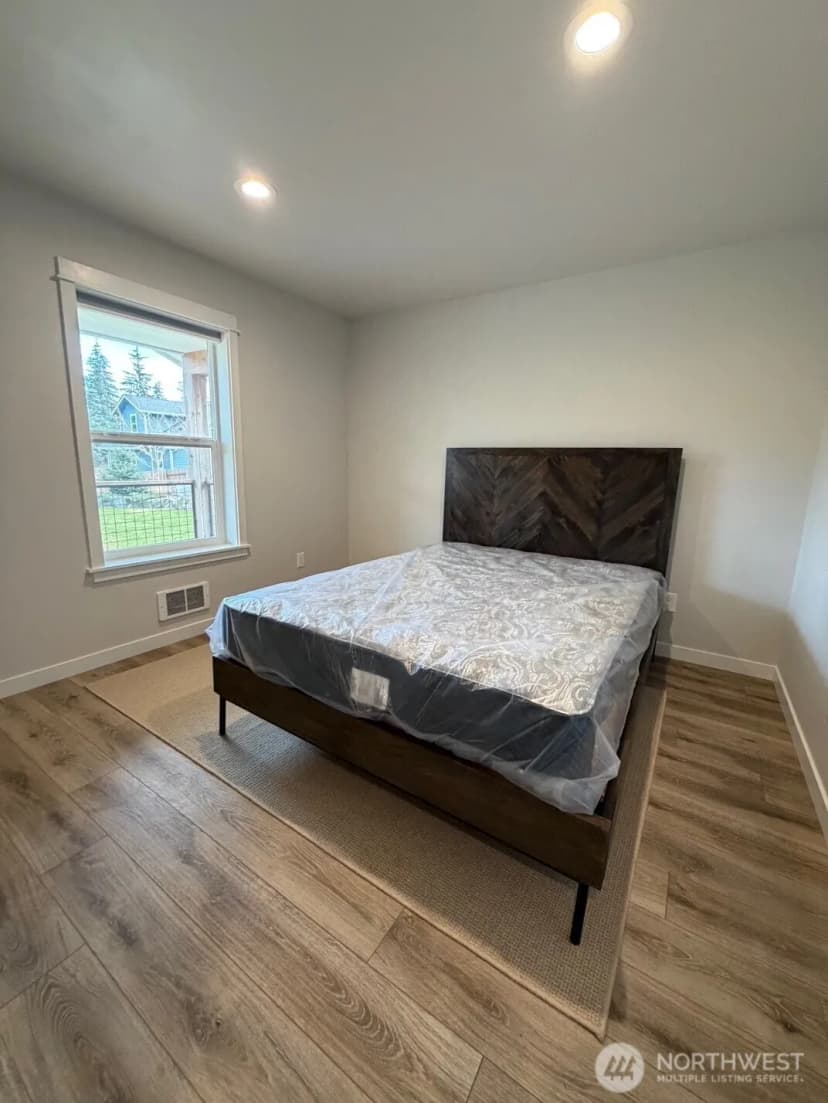 Property photo for 997 King John's Way, Forks photo 11