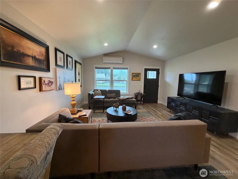 Property photo for 997 King John's Way, Forks photo 3