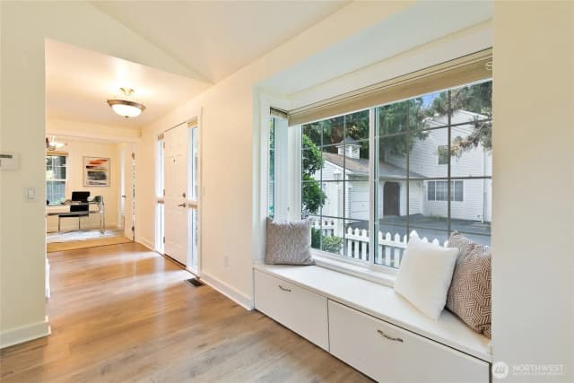 Property photo for 10025 Ne 129th Place, Kirkland photo 3