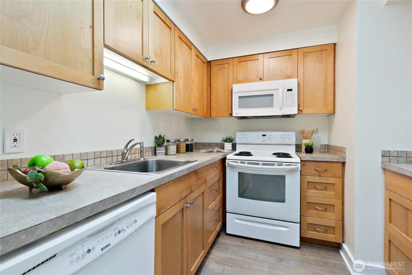 Property photo for 10025 Ne 129th Place, Kirkland photo 9