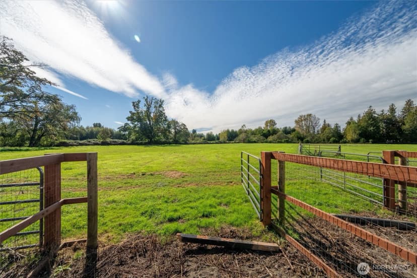 Property photo for 4355 Jones Rd, Sumas photo 12