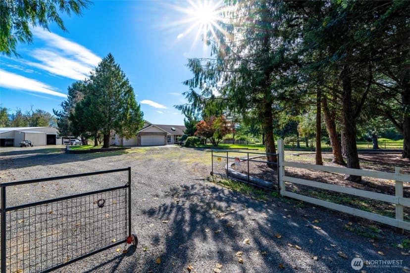Property photo for 4355 Jones Rd, Sumas photo 13