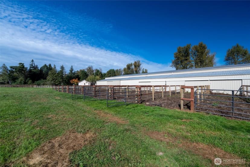 Property photo for 4355 Jones Rd, Sumas photo 10