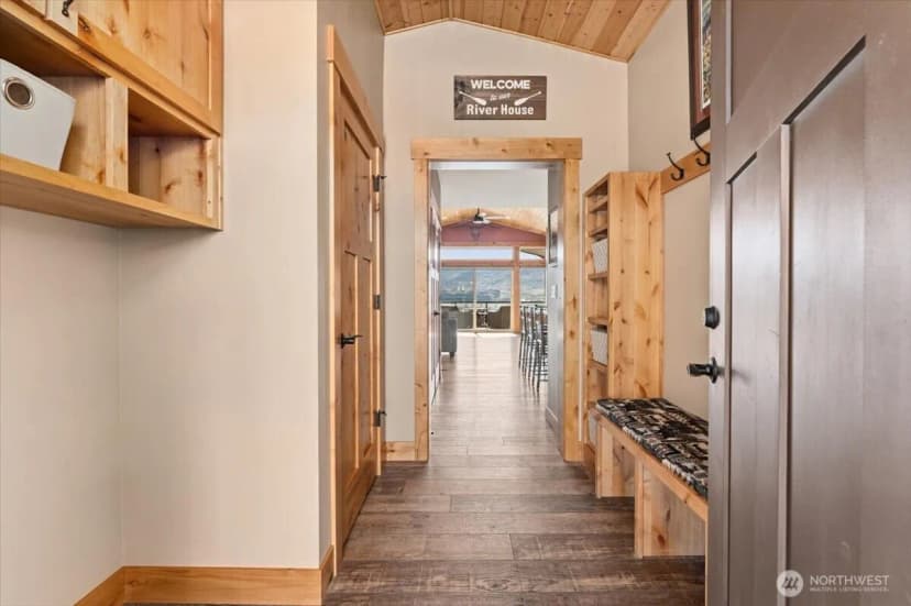Property photo for 525 Columbia View Road, Chelan photo 10