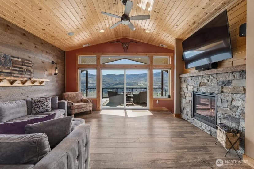 Property photo for 525 Columbia View Road, Chelan photo 14
