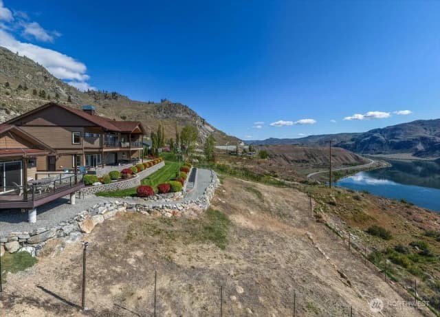 Property photo for 525 Columbia View Road, Chelan photo 4