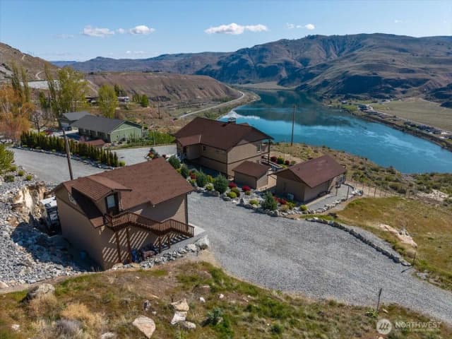 Property photo for 525 Columbia View Road, Chelan photo 3