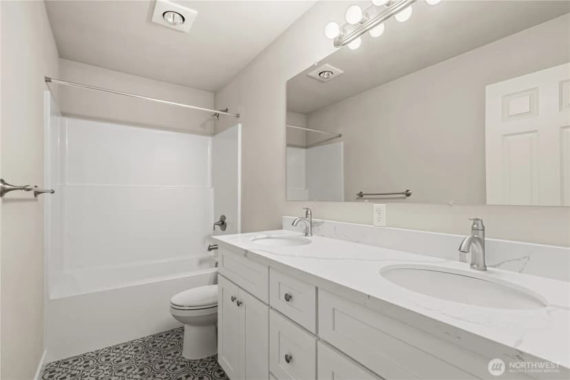 Property photo for 22407 Basin View Court Se, Yelm photo 14