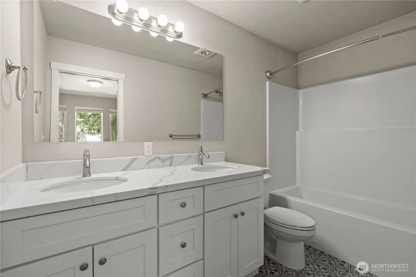Property photo for 22407 Basin View Court Se, Yelm photo 11