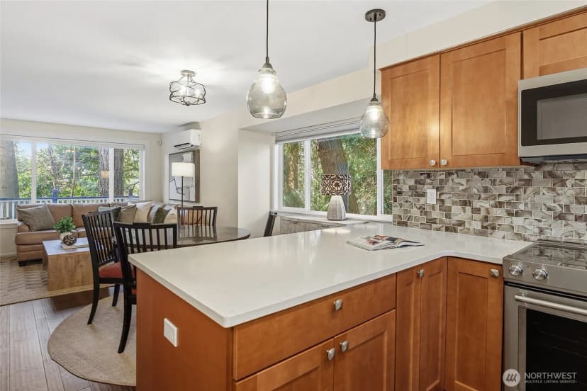 Property photo for 9165 45th Avenue Sw #6, Seattle photo 16