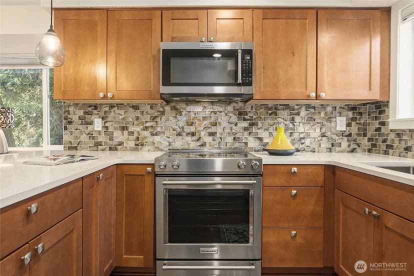 Property photo for 9165 45th Avenue Sw #6, Seattle photo 14