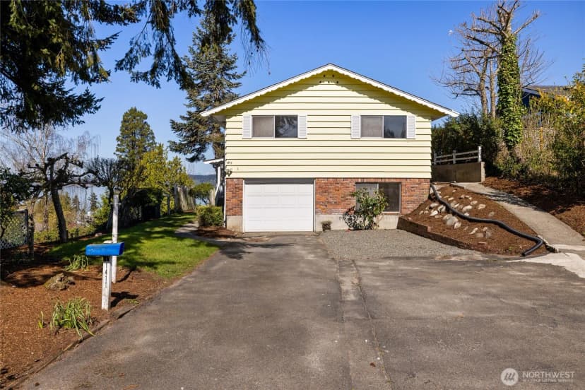 Property photo for 1411 Nisqually Street, Steilacoom photo 4