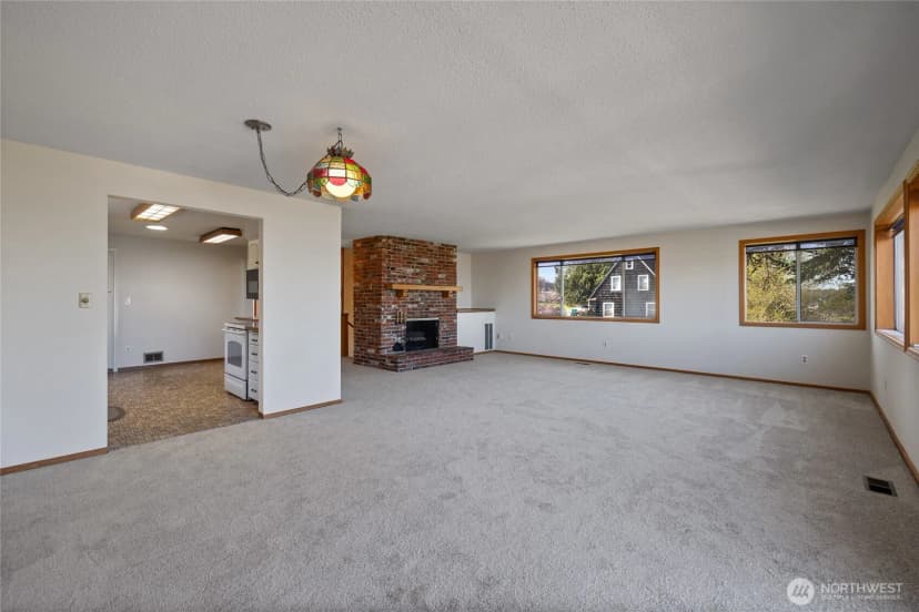 Property photo for 1411 Nisqually Street, Steilacoom photo 12