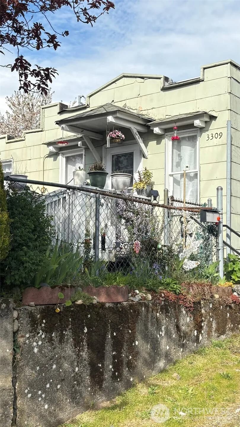 Property photo for 502 E Wright Avenue, Tacoma photo 10