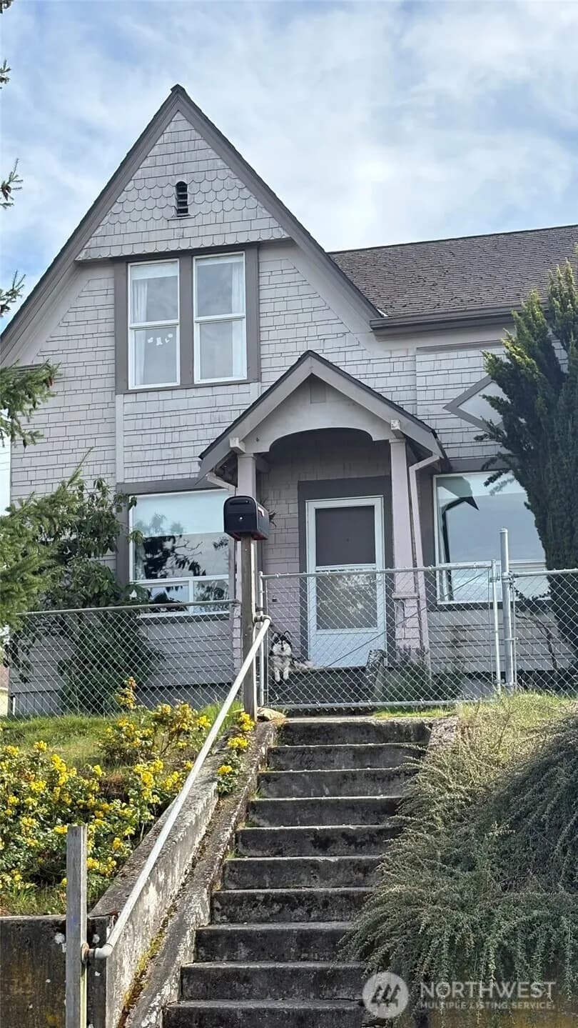 Property photo for 502 E Wright Avenue, Tacoma photo 3