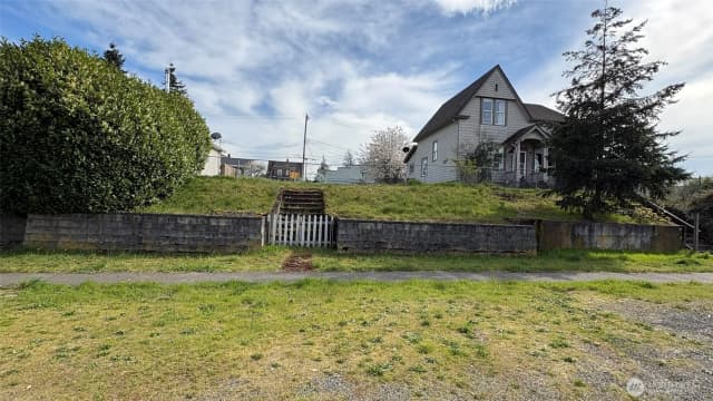 Property photo for 502 E Wright Avenue, Tacoma photo 5