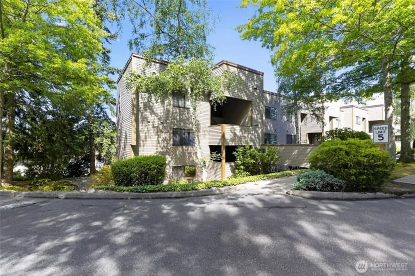 Property photo for 4895 76th Street Sw #d701, Mukilteo photo 2