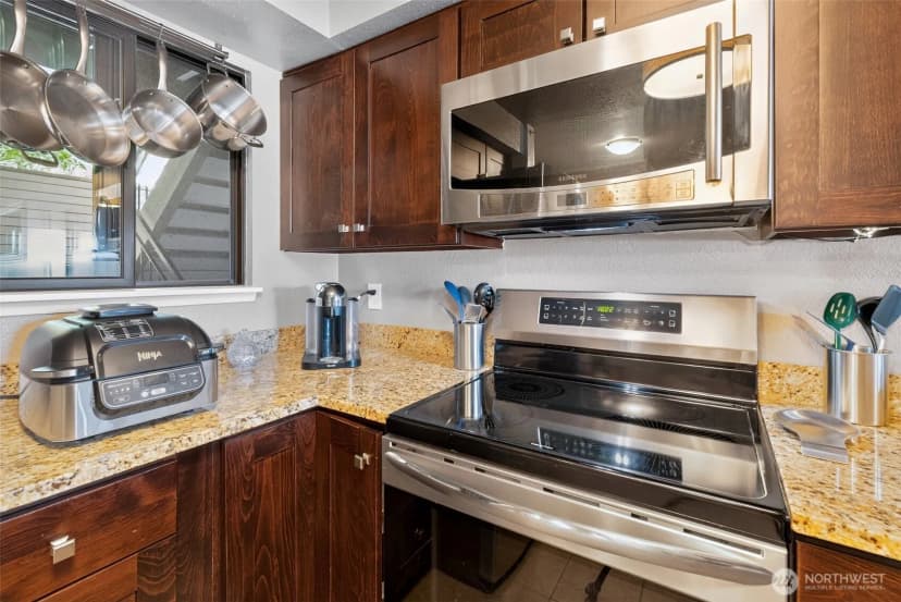 Property photo for 4895 76th Street Sw #d701, Mukilteo photo 18