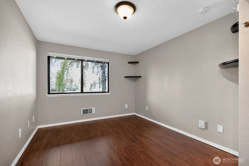 Property photo for 4895 76th Street Sw #d701, Mukilteo photo 21