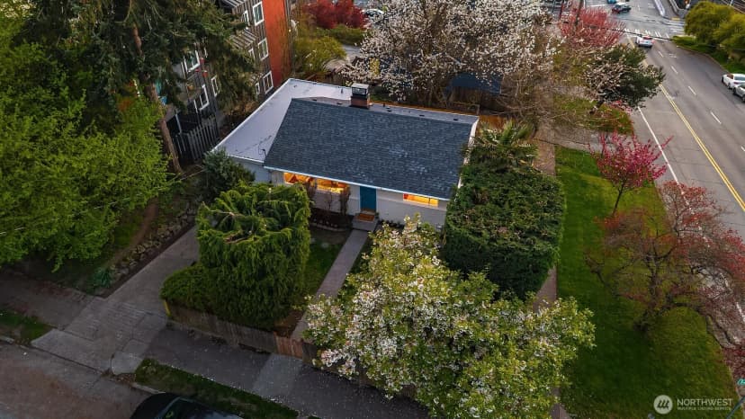 Property photo for 1403 W Dravus Street, Seattle photo 7