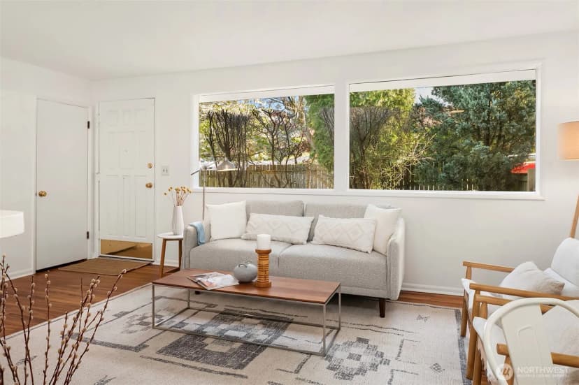 Property photo for 1403 W Dravus Street, Seattle photo 12