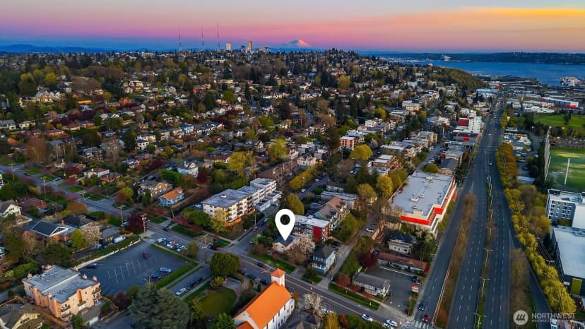 Property photo for 1403 W Dravus Street, Seattle photo 29