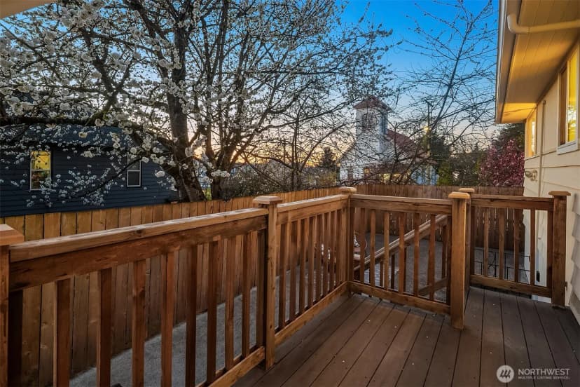 Property photo for 1403 W Dravus Street, Seattle photo 23