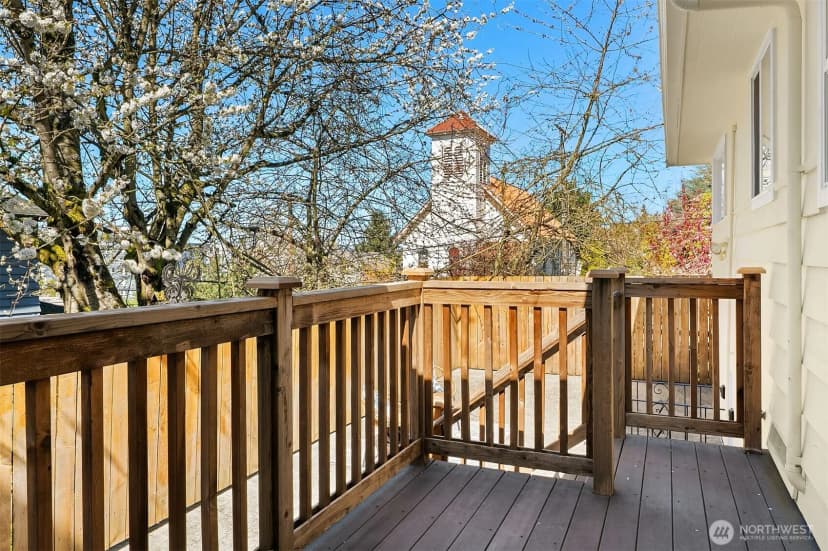Property photo for 1403 W Dravus Street, Seattle photo 24