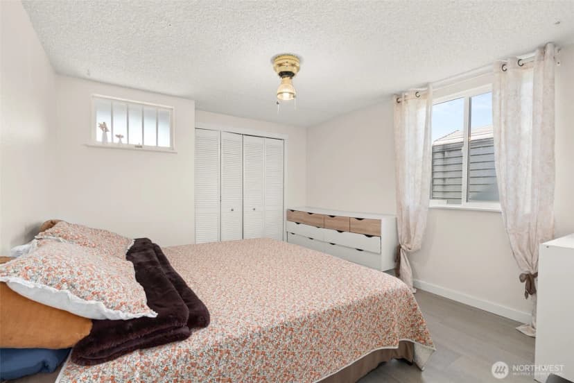 Property photo for 430 Maple Street, Toledo photo 12
