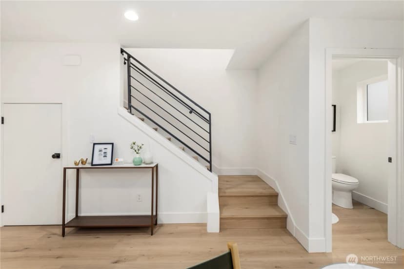 Property photo for 524 Ne 89th Street #b, Seattle photo 15