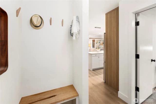 Property photo for 524 Ne 89th Street #b, Seattle photo 3