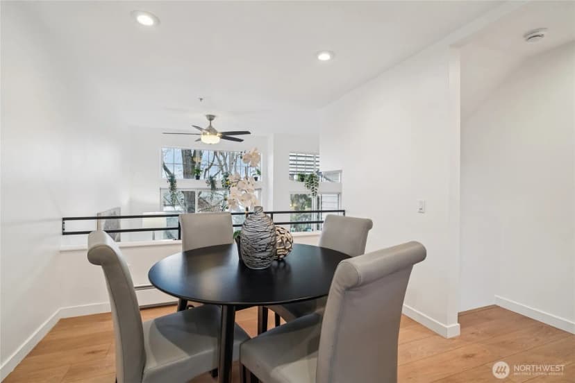 Property photo for 127 25th Avenue E #b, Seattle photo 11