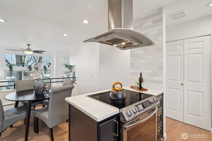 Property photo for 127 25th Avenue E #b, Seattle photo 14