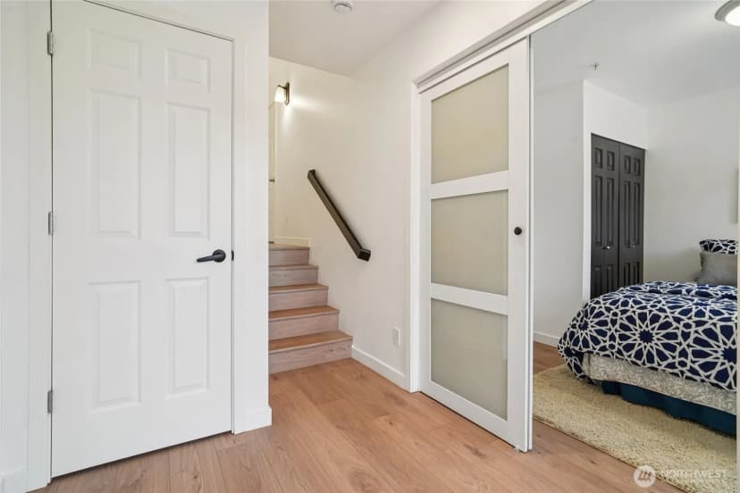 Property photo for 127 25th Avenue E #b, Seattle photo 4